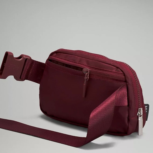NWT Lululemon Red Merlot Everyday Belt Bag! - Picture 8 of 10